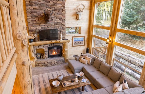 Mammoth Creek Cabin | Hot Tub+Fire pit under the stars at Panguitch Lake