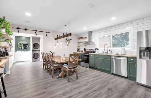 Valle House | Hot Tub, Grill, Fire Pit/25 mins to Grand Canyon