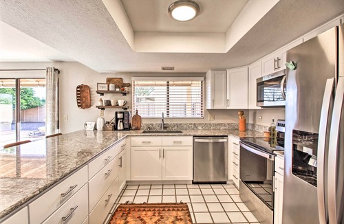 Tucson House | Hot Tub Mountain View Getaway in Tucson!