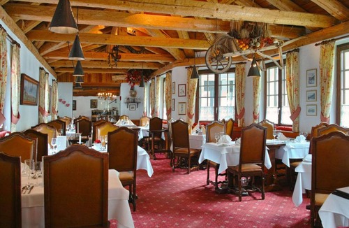 Zermatt Hotel | Hotel ∙ 3 guests