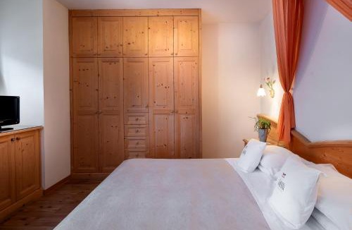 Transacqua Hotel | Hotel Castel Pietra