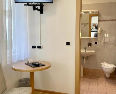 Laives Bed & Breakfast | Hotel Garni Grüner Baum (Albero Verde)