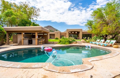 Paradise Highlands Estates Villa | Hotel Homes - Luxury Paradise Valley