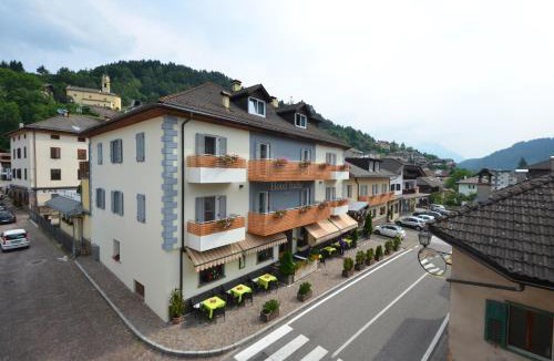 Castello-Molina di Fiemme Hotel | Hotel Italia