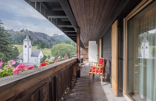 Corvara in Badia Hotel | Hotel La Perla: The Leading Hotels of the World