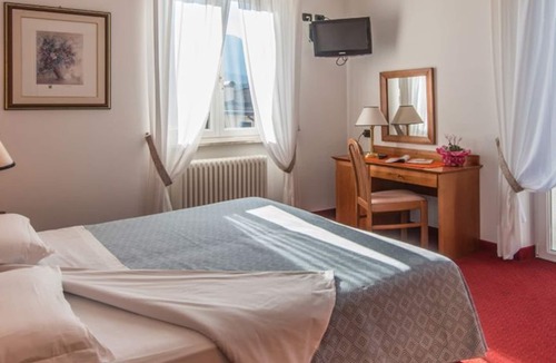 Barco Hotel | Hotel Lucia