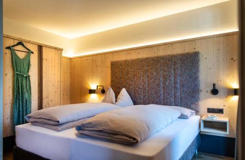 Tires Hotel | Hotel Paradies
