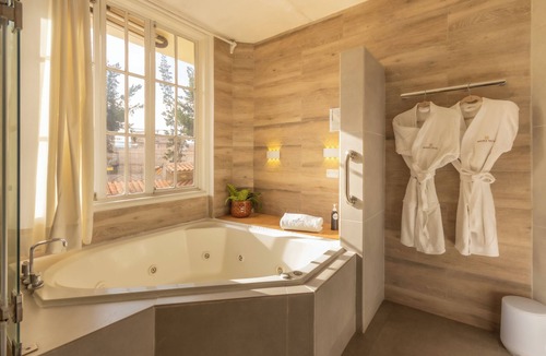 Banos del Inca Hotel | Hotel Serra Nova