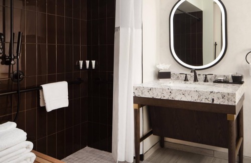 Civic Center Mall Hotel | Hotel Solaya, part of JdV by Hyatt