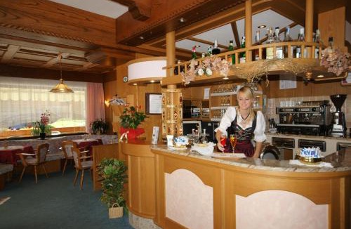 San Giovanni di Fassa Hotel | Hotel Villa Cima Undici