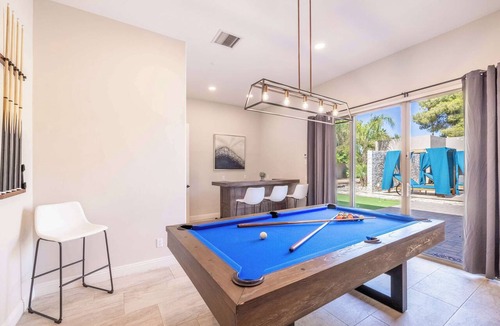 Central Scottsdale House | HÓZHÓ Cactus | Pickleball Court, Pool & Theatre