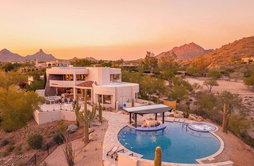 Pinnacle Peak Heights House | HOZHO View House Estate