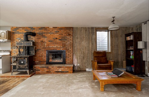 West Yellowstone Cabin | Huge 3-bedroom home just 1 minute from Yellowstone. Legacy West