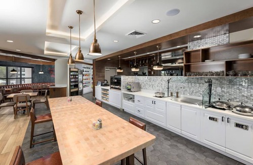 Chandler Hotel | I-10 Convenience & Heated Pool | Relax, Explore, Enjoy Phoenix