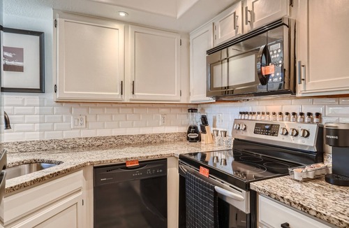 Tucson Apartment | Ideal FULL 2BR Apt H/h Pool, Gym & Mountain Views!