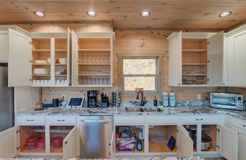 Pittman Center Cabin | Incredible Mountain Views, 5 King Suites w/balconies, 3 fire pits, hot tubs