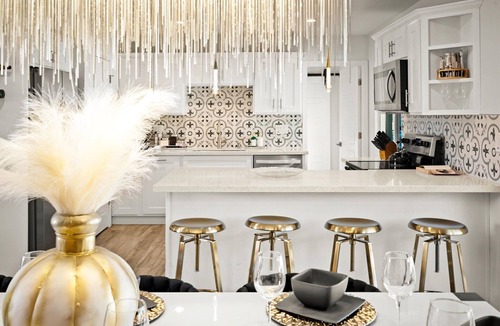 Park Scottsdale One House | InstaGlam House: Heated Pool + Karaoke + Poolside Yoga and More!