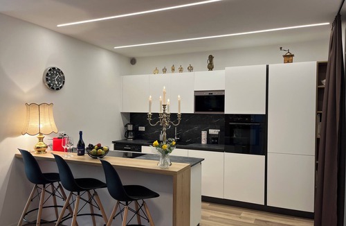 Postal House | Intera Porzione di Casa su Quattro Livelli con Piscina Privata,sauna e Whirlpool