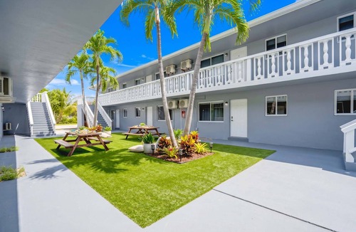Poinciana Park Apartment | Inviting 2BR Near Beach, Airport & Las Olas
