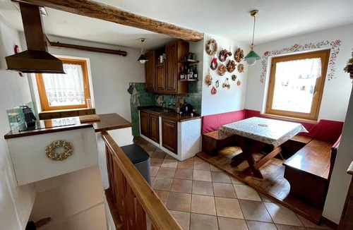 Pellizzano Cabin | iRIVAS Lodge with views of the Dolomites in a historic village dating back to the 1300s