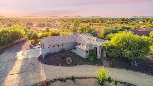 Desert View Village House | Ironwood by AvantStay Secluded Ranch Home w Pool Private Horse Stables