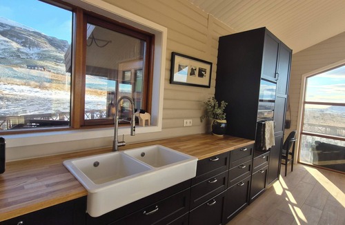 Selfoss Cabin | Golden Circle Lux Cabin/Cinema & Aurora Glasshouse