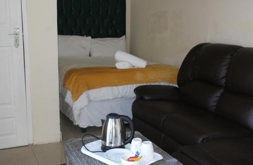 Bluff House | ISILOSAMANZI GUEST HOUSE