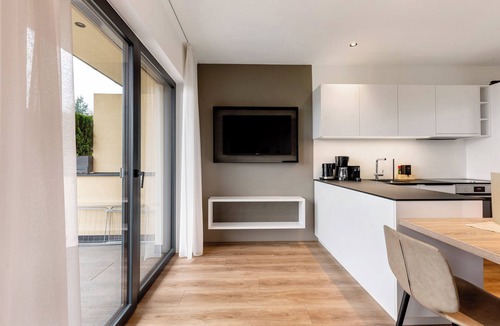 Berg/Monte Apartment | Apartment 'Weingut Gasshof Valeria' with Mountain View, Shared Pool and Wi-Fi