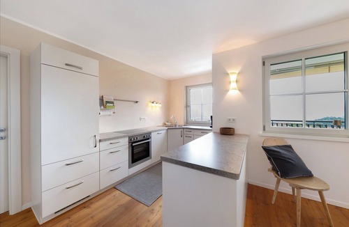 Appiano Sulla Strada del Vino Apartment | Holiday Apartment 'Weingut Zail' with Mountain View, Wi-Fi and Air Conditioning