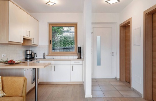 St. Pauls Apartment | Apartment 'Egarter Gewürztraminer' with Mountain View, Shared Pool and Wi-Fi