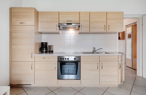 St. Pauls Apartment | Apartment 'Pink Lady' with Mountain View, Shared Terrace and Wi-Fi