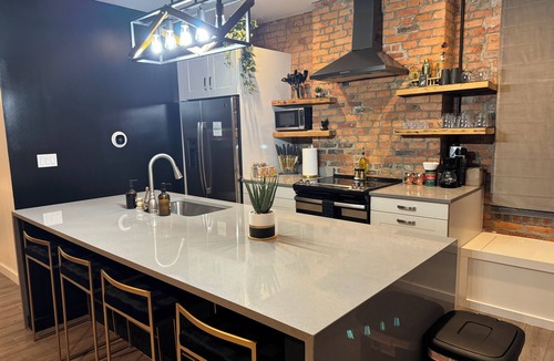 Italian Village Resort | Jungle House Downtown Columbus – Modern Boutique Suites