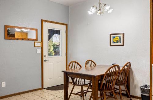 Pinetop Apartment | Juniper-Grand Canyon Upper by Roundhouse Resort and Spa