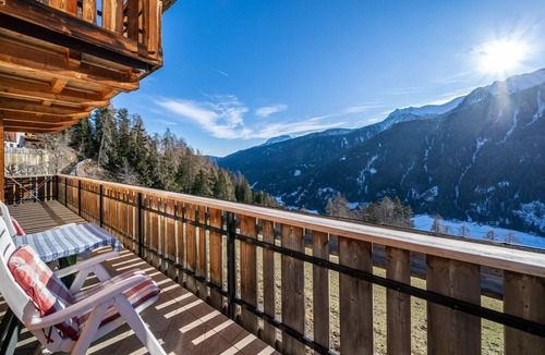Ultimo Apartment | Kalchgruberhof Apartment Enzian with Lake View, Private Balcony, Terrace and Wi-Fi