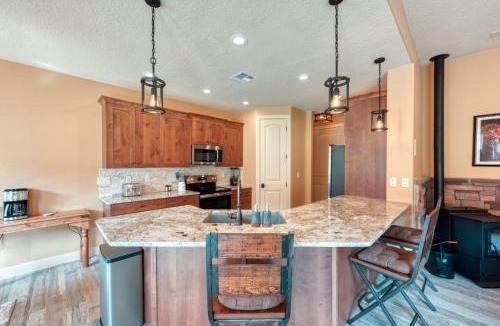 Kanab House | Kanab Hikers' Hideaway Modern Southwest Family Home