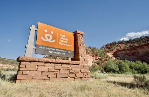 Kanab House | Kanab Villa Oasis New luxury home in upscale neighborhood with rooftop deck