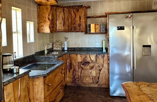 Botha's Hill Villa | Kariki Villa with Panoramic Valley Views