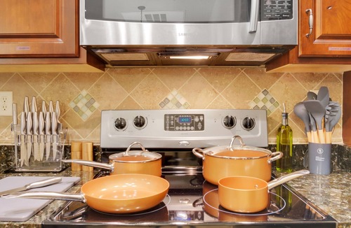 Rio Del Sol Condo | King Bed Suite Condo: Pool + Hot Tub Access