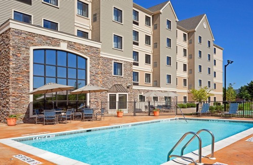 Glen Mills Condo | King Conference Suite | Free Daily Breakfast