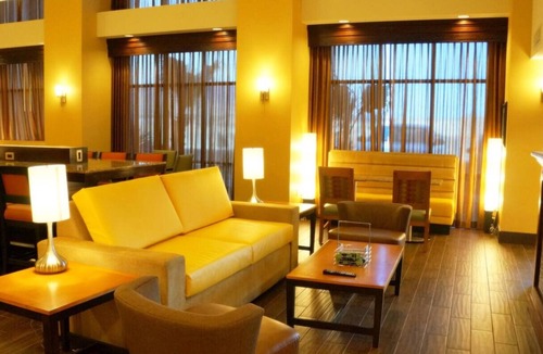 Kingman Hotel | Kingman Retreat: Free Hot Breakfast & Indoor Pool | Near Kingman Airport