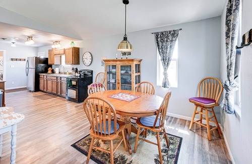 Kingman Cottage | Kingman Vacation Rental w/Private Yard & Fire Pit