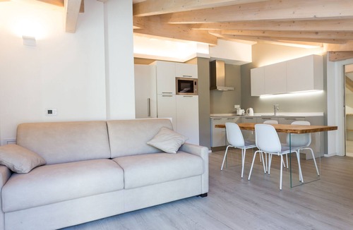 Drena Apartment | La Giostra Home Apartments "Two " - Air conditioning, balcony, ultra-fast Wifi