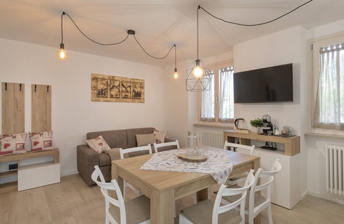Temu Apartment | La piazzetta - Two Bedroom Apartment, Sleeps 6