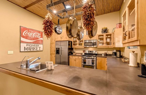 Tucson Apartment | La Puerta Azul - Stunning Desert Retreat Pool/Spa
