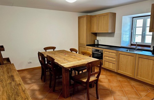 Laives Apartment | La Torre - Appartamento quadrilocale al piano attico in stile rustico