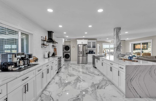 Winter Haven House | Lake, Pool, HotTub, Game Room, 8 Beds, Sleeps 17