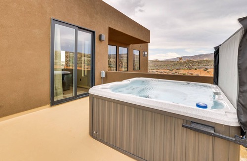Big Water Villa | Lake Powell Villa Next to Antelope Canyon!