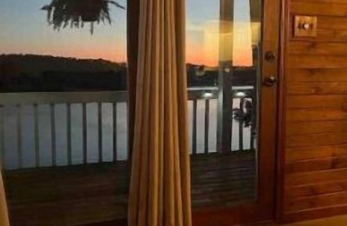 Marion House | Lakefront, amazing views, boat rentals available