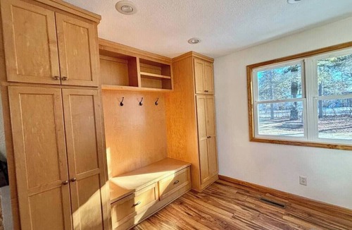 Baxter House | Lakefront Hot Tub Retreat w/Mega Arcade
