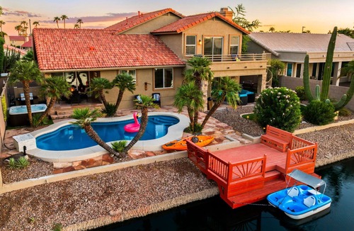 Arrowhead Lakes House | Lakefront w/Pool & Hot tub & Boat & Gym & Massage